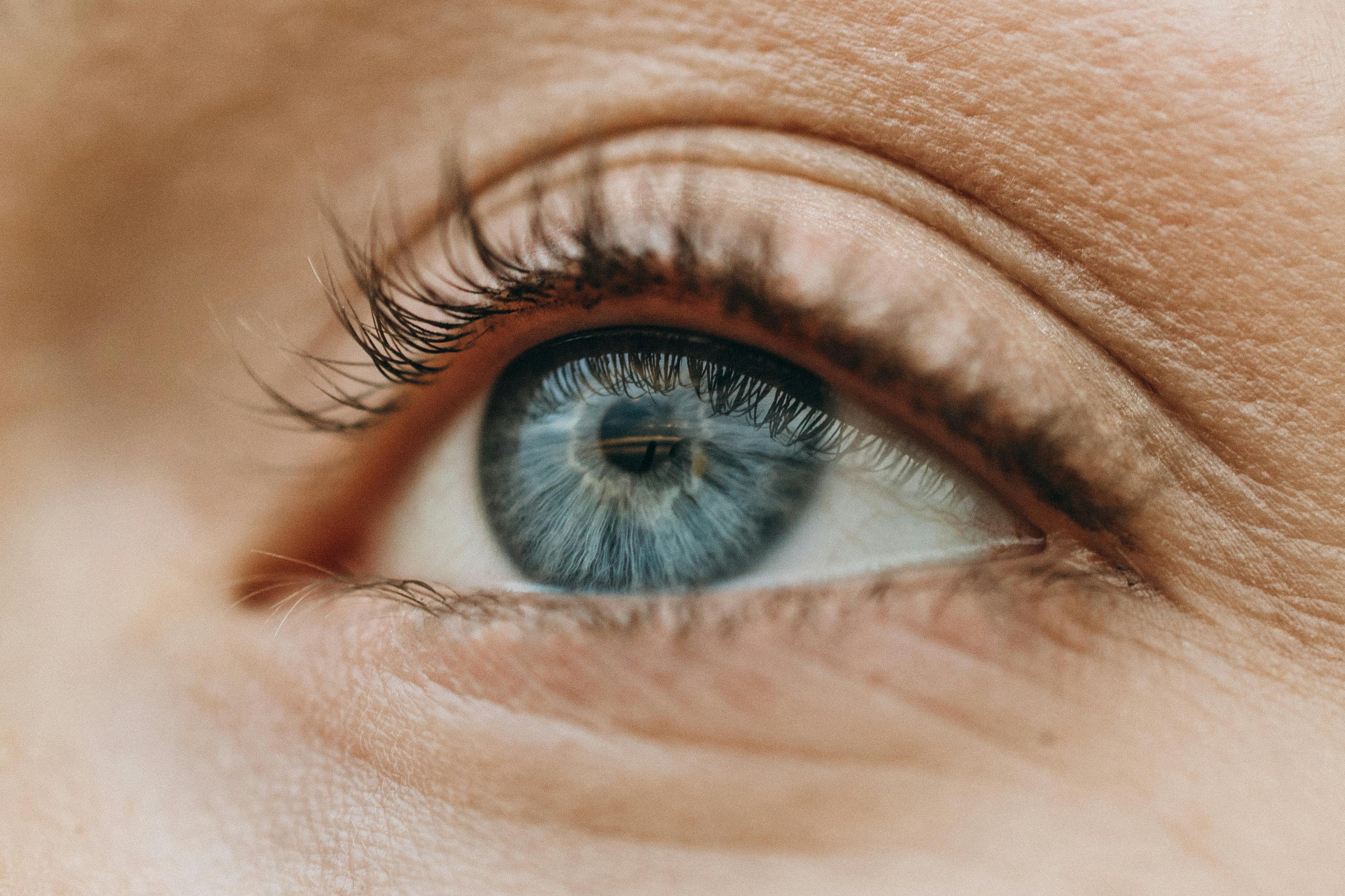 Natural Ways to Achieve Longer, Fuller Lashes